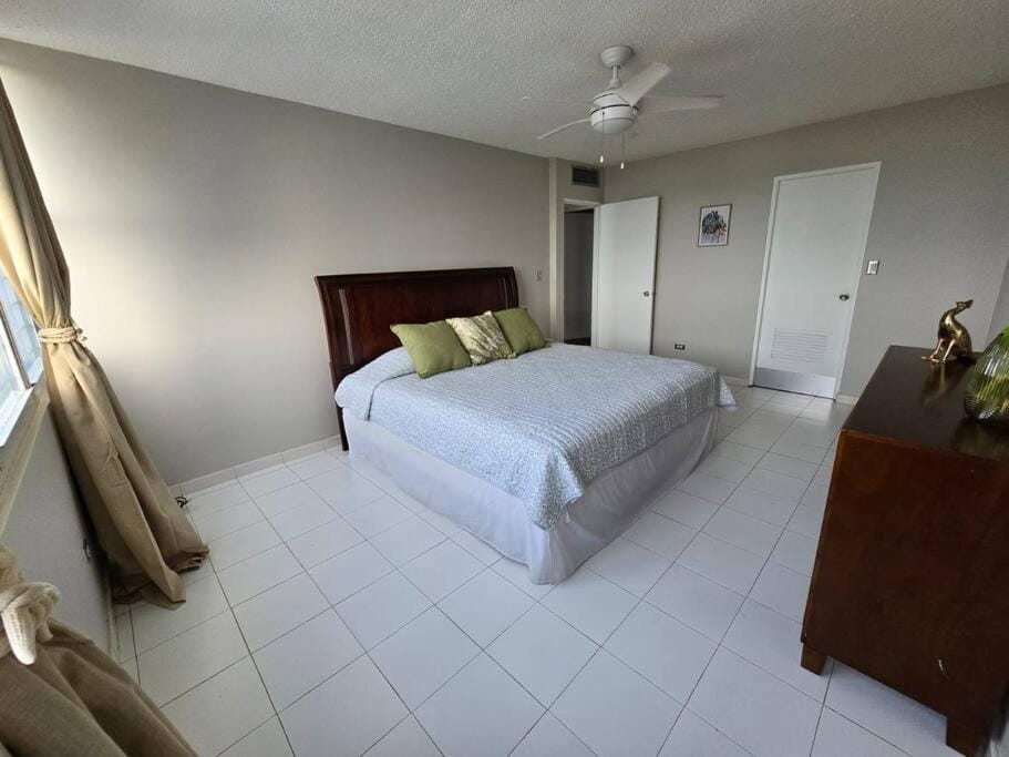 Bedroom, air conditioner