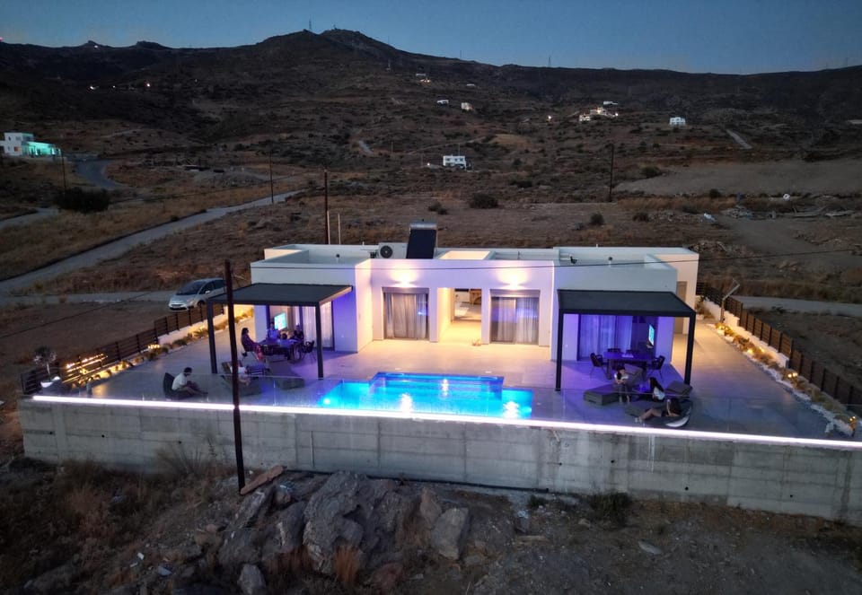 Property building, Night, Balcony/Terrace
