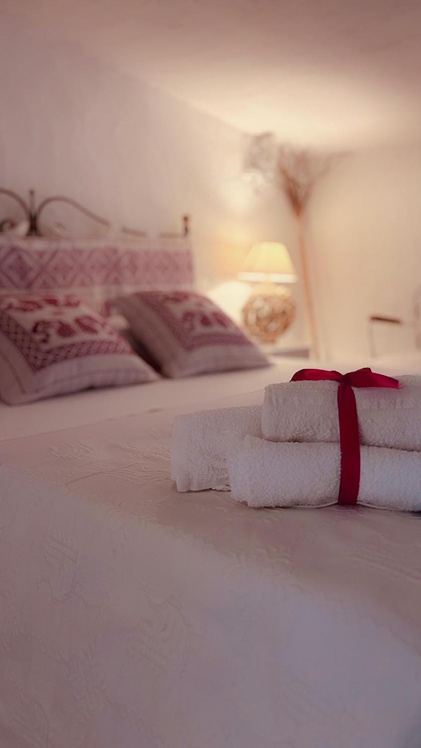 Bed, Decorative detail, Decorative detail, Bedroom, furniture