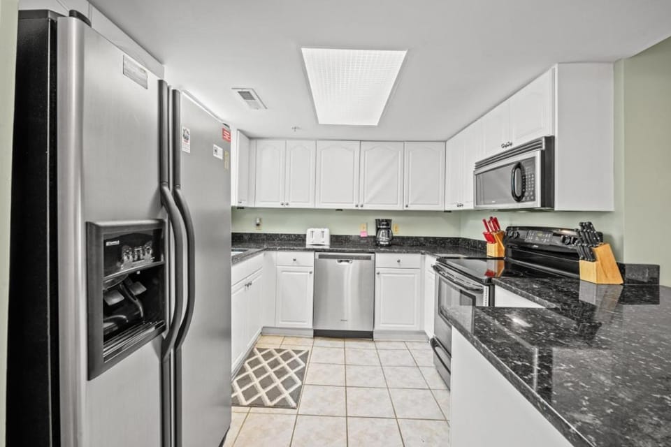 Phenomenal 2 Bedroom Condo at Island Palms! Sleeps 6! House in North Myrtle Beach