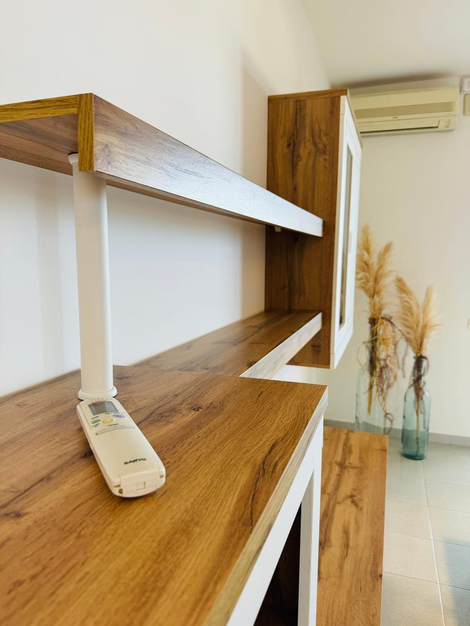 wardrobe, air conditioner