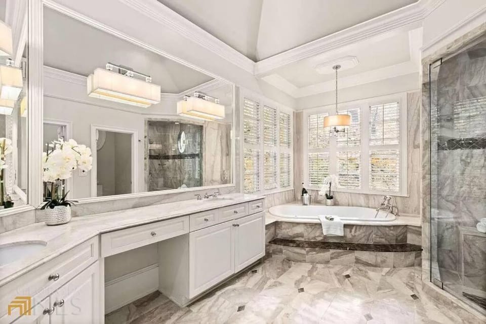 Luxury Spacious 4BR Residence in Central Buckhead House in Buckhead