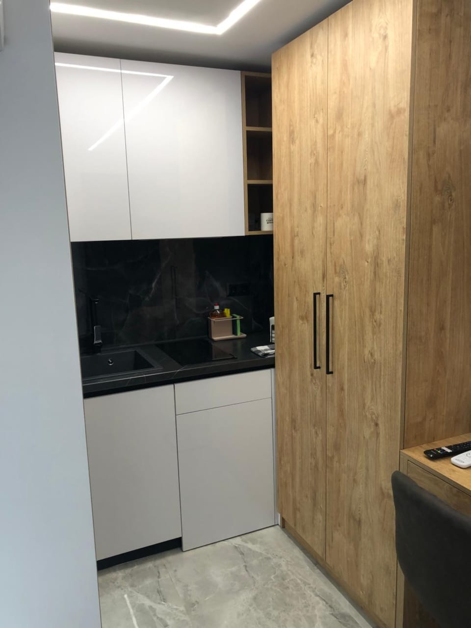 Kitchen or kitchenette