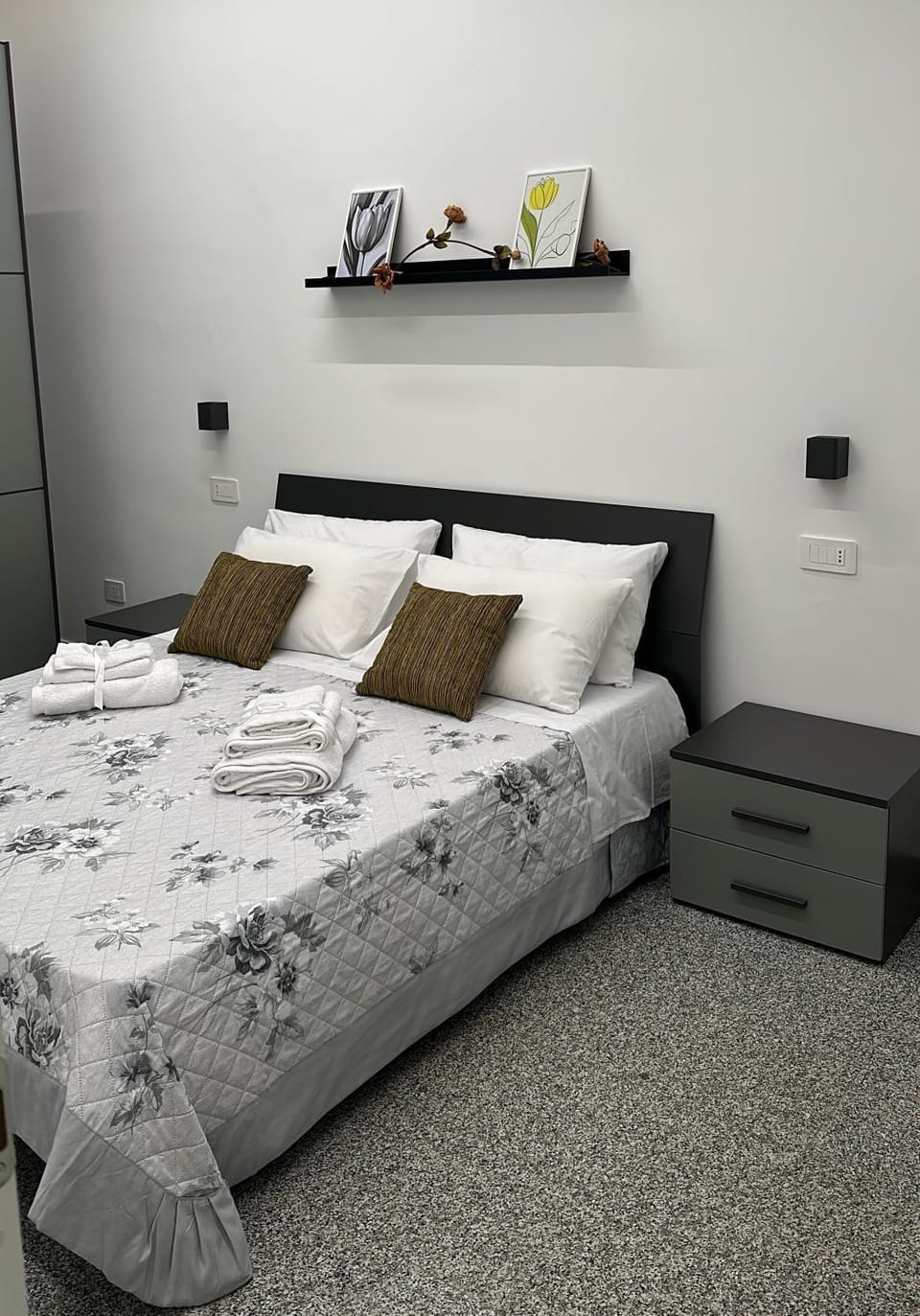 Bed, Bedroom