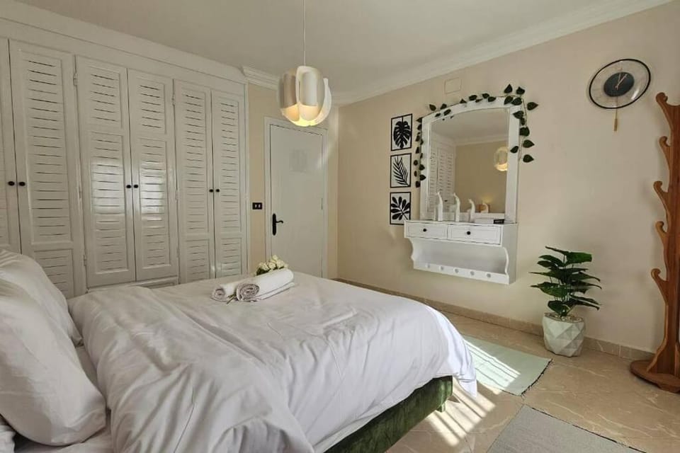Heaven with wide view garden Apartment in Cairo Governorate