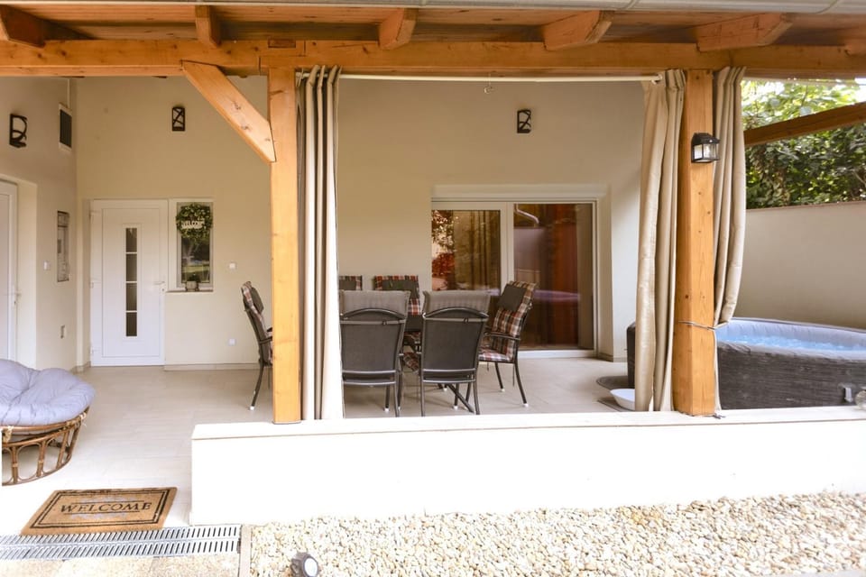 Property building, Balcony/Terrace
