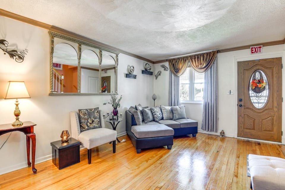 4 Mi to Dtwn: Cozy Townhome in Baltimore! House in Baltimore