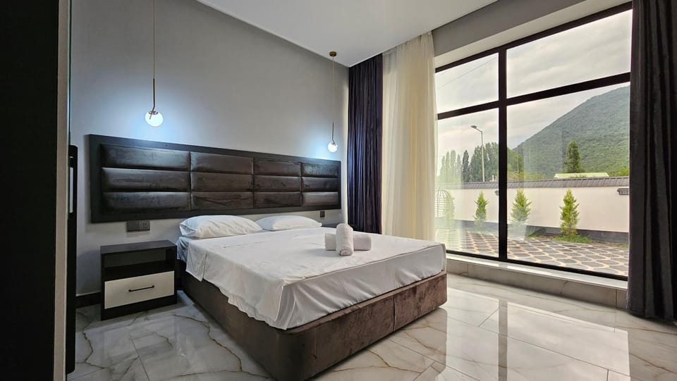Bed, Natural landscape, Photo of the whole room, Bedroom, Mountain view, towels