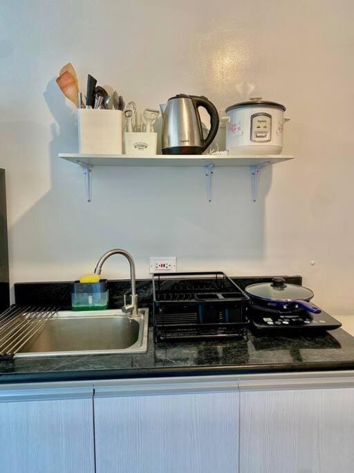 Condo - WIFI up to 100mbps - Pool - Netflix&Chill Apartment in Cebu City