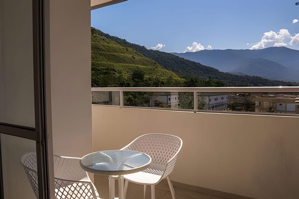 View (from property/room), Balcony/Terrace, Mountain view