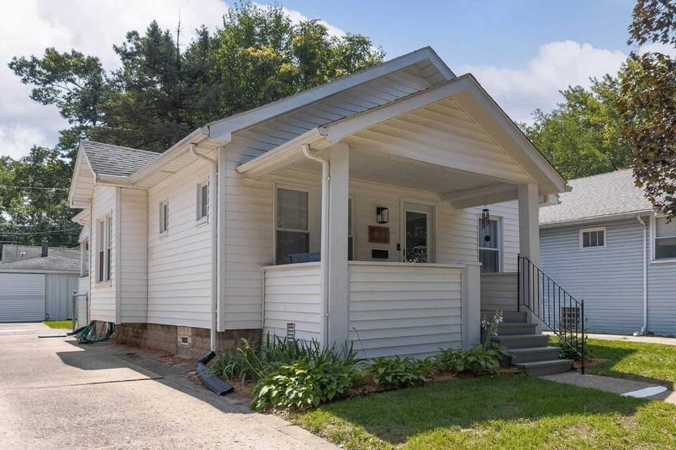 Hip Historic Home In Downtown Ferndale House in Ferndale