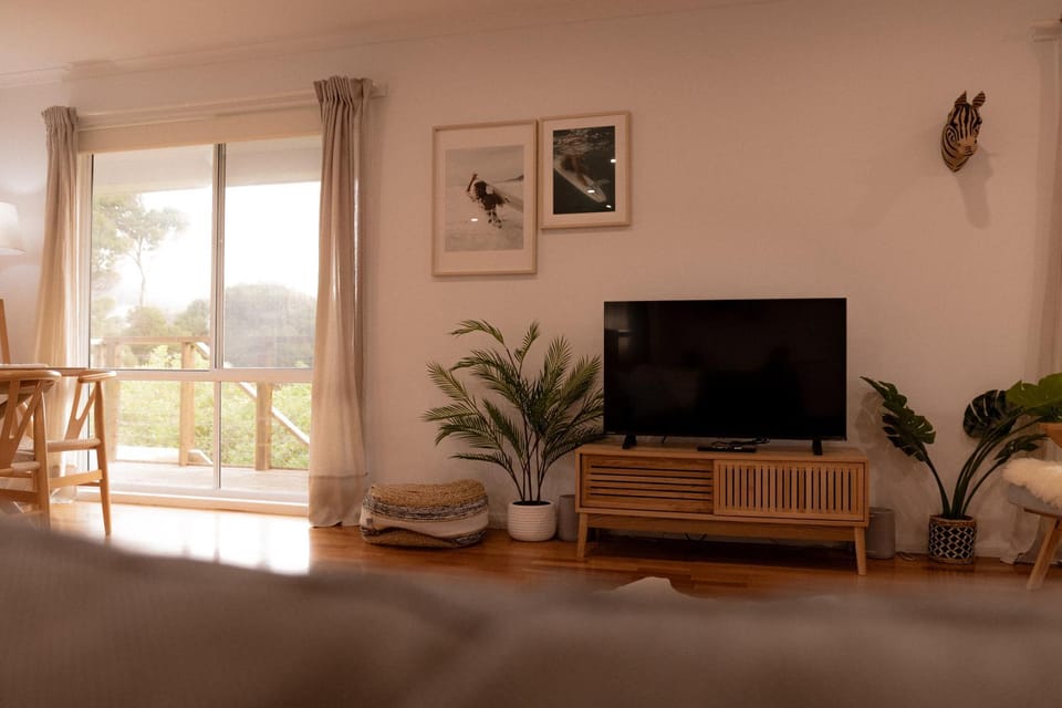 Redbill Surf Shack - SO Close to Redbill Beach! House in Bicheno