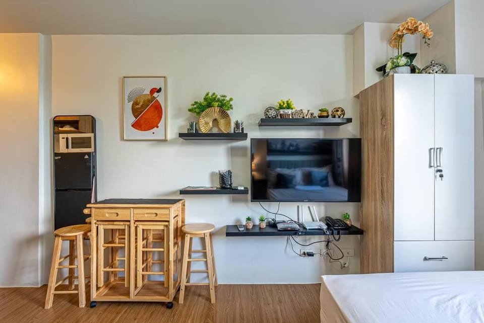 Condo - WIFI up to 100mbps - Pool - Netflix&Chill Apartment in Cebu City