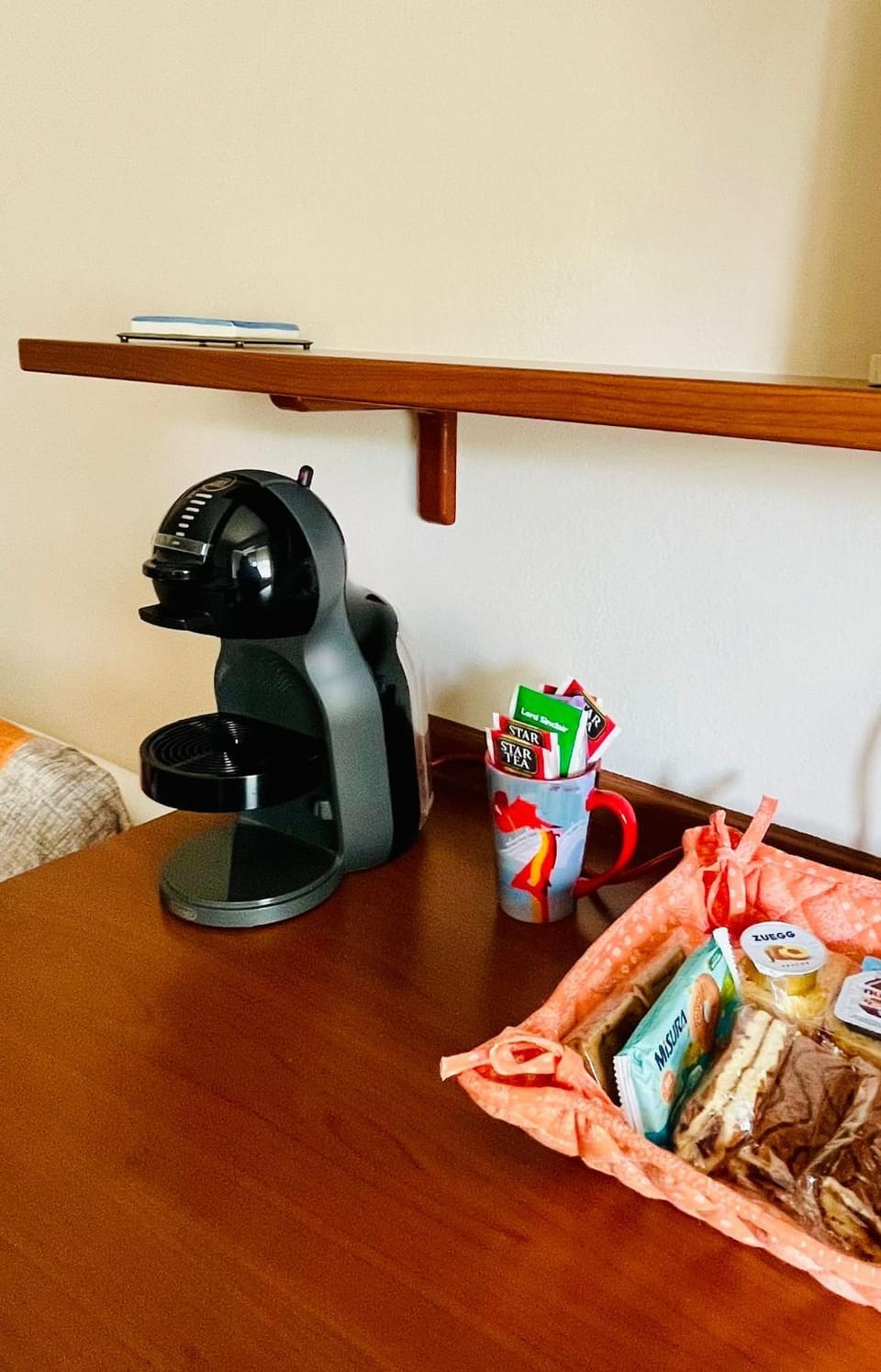 Coffee/tea facilities, Breakfast, Breakfast
