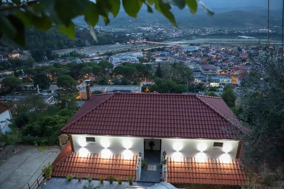 Property building, Neighbourhood, Natural landscape, Bird's eye view, Mountain view, Street view