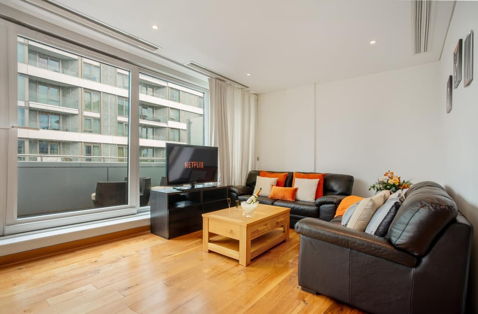 Communal lounge/ TV room, TV and multimedia, Living room