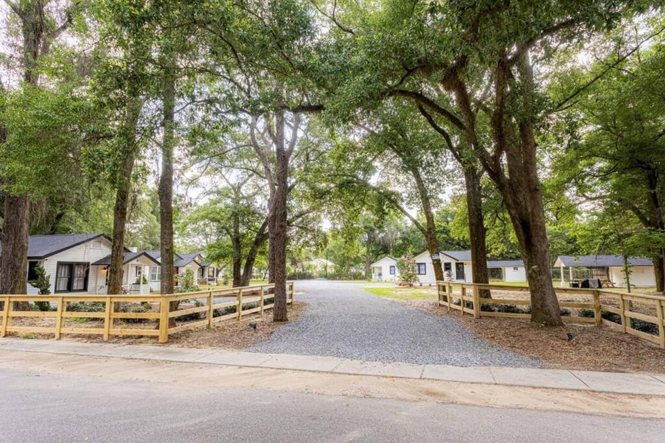 The Peacock - Artsy East Hill Getaway Villa in Pensacola