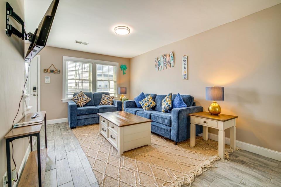 Bright Brigantine Townhome: Steps to Beach Access! House in Brigantine