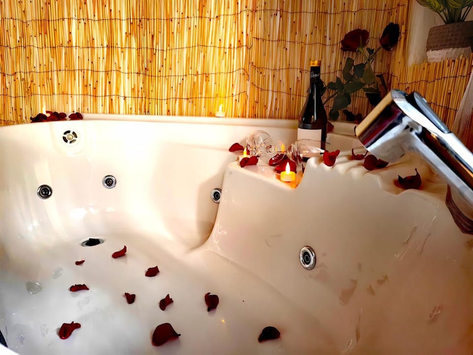 Veliko Tarnovo-Centur-Vintage House-Jacuzzi in the room-Private Garden Campground/ 
RV Resort in Veliko Tarnovo