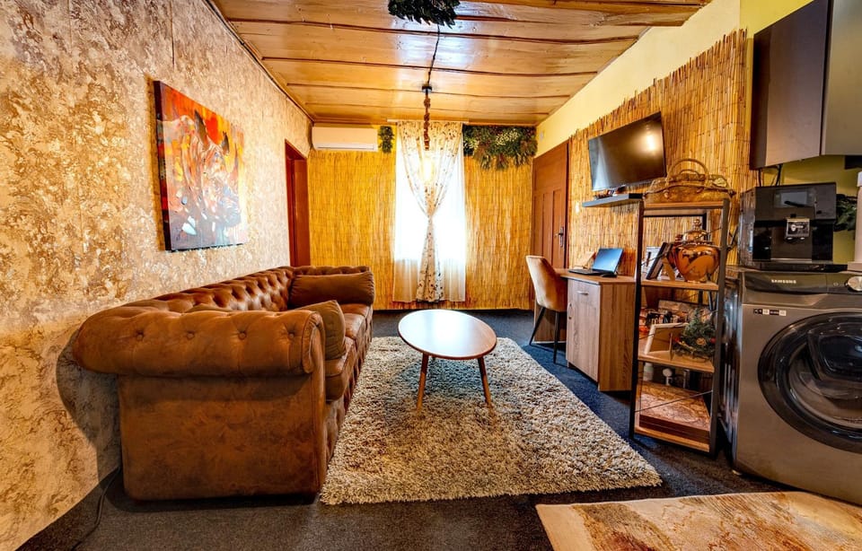 Veliko Tarnovo-Centur-Vintage House-Jacuzzi in the room-Private Garden Campground/ 
RV Resort in Veliko Tarnovo