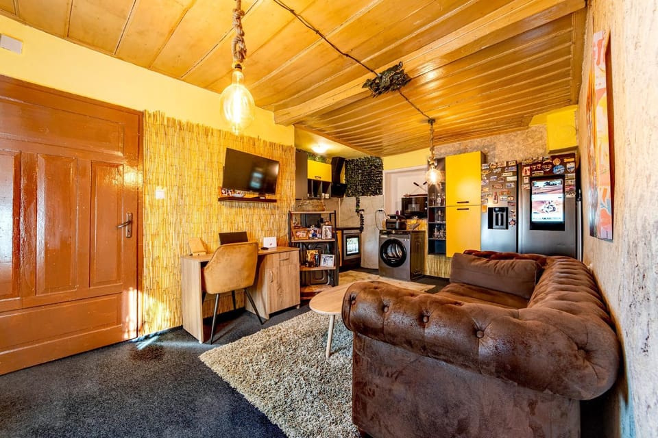 Veliko Tarnovo-Centur-Vintage House-Jacuzzi in the room-Private Garden Campground/ 
RV Resort in Veliko Tarnovo