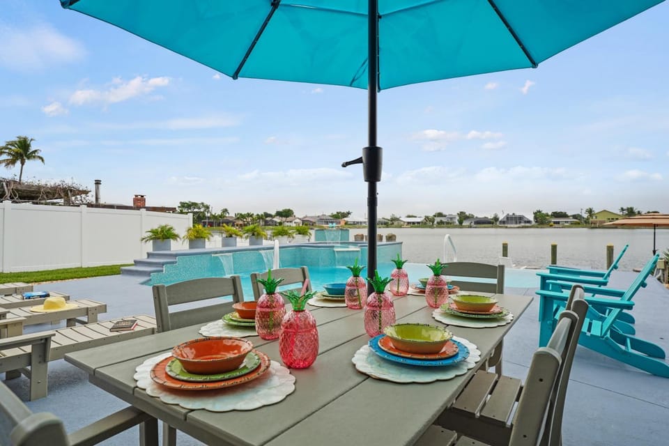 Patio, Day, Coffee/tea facilities, View (from property/room), Balcony/Terrace, Spa and wellness centre/facilities, Seating area, Dining area, Pool view, Swimming pool