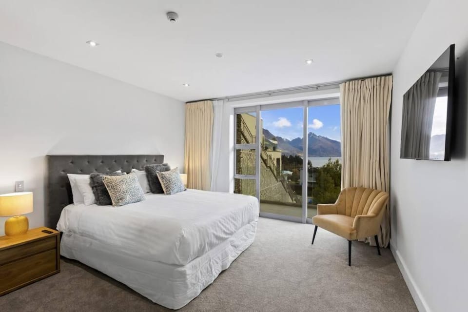 Catalina Apt 1 - amazing views and walk to town Apartment in Queenstown