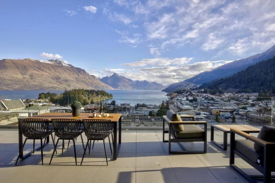 catalina-apt-6-central-penthouse-apt-lake-views Apartment in Queenstown