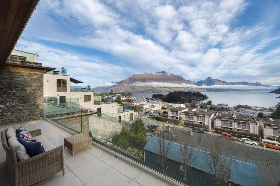 catalina-apt-5-amazing-views-and-walk-to-town Apartment in Queenstown