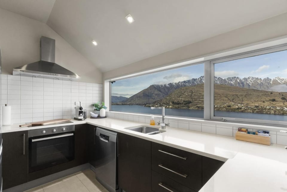 Gorgeous on Gum House in Queenstown