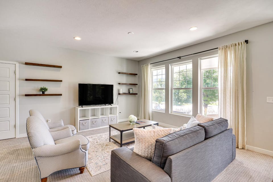 4 Mi to The District: Family Home w/ Tennis Access House in South Jordan