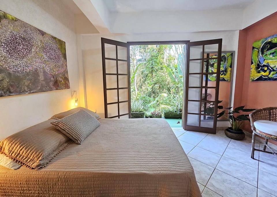 Bed, Bedroom, Garden view