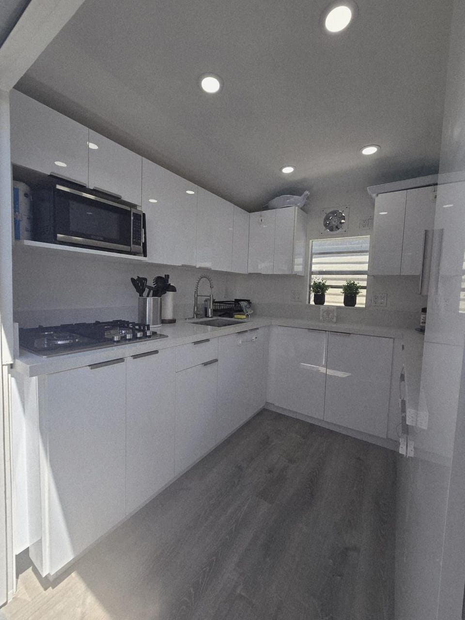 Gallego Deluxe Rental Campground/ 
RV Resort in Key Largo