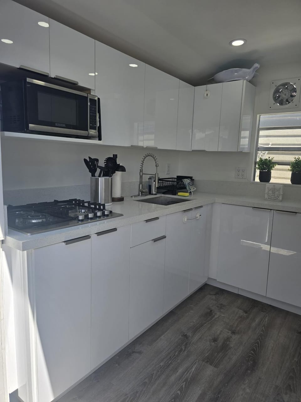 Gallego Deluxe Rental Campground/ 
RV Resort in Key Largo