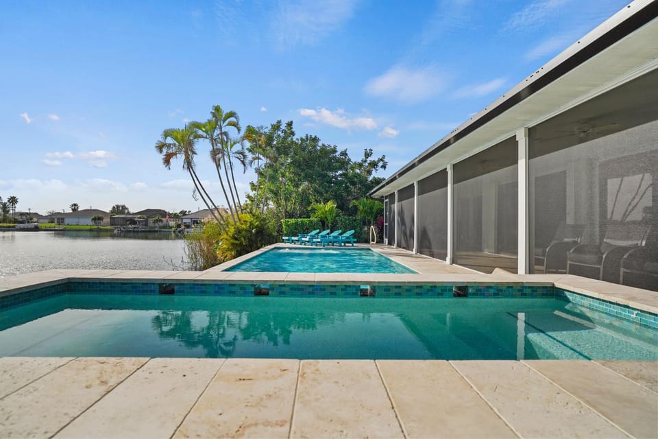 Patio, Garden, Hot Tub, Lake view, Pool view, Swimming pool, Swimming pool