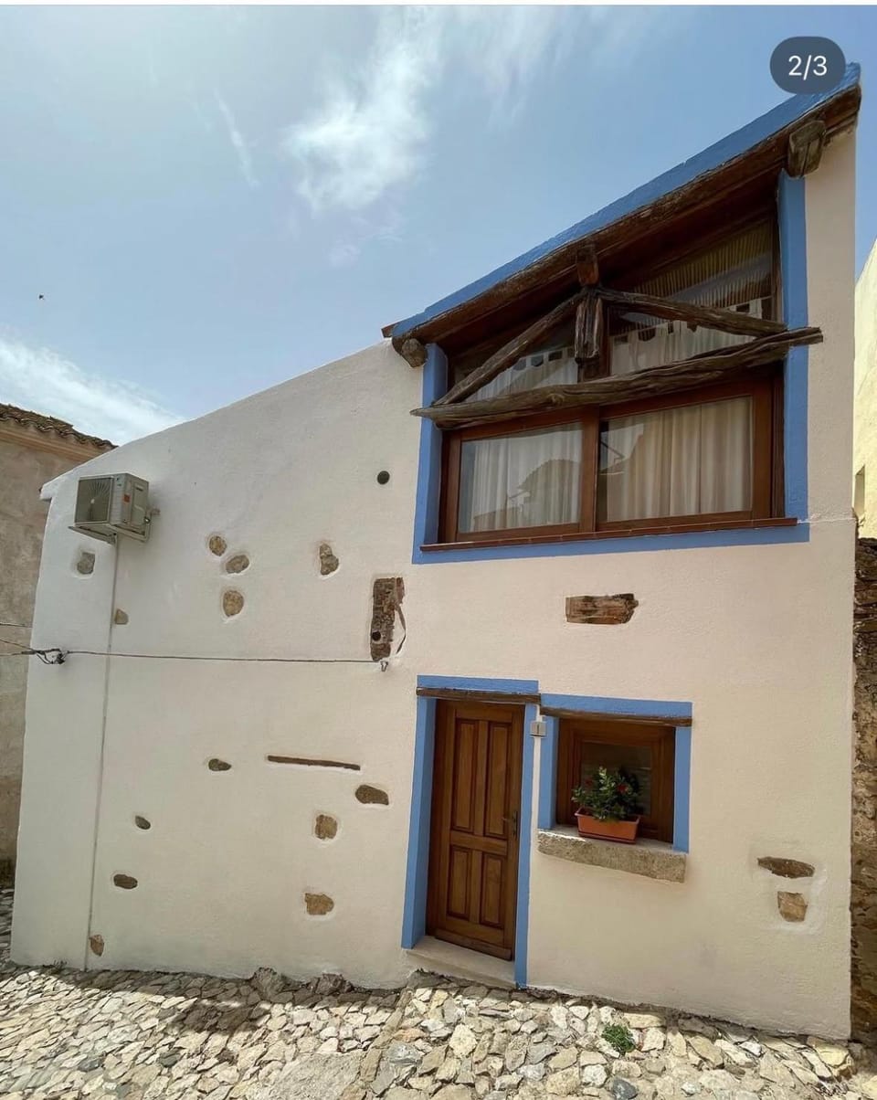 Casa Ginepro, Authentic Sardinian Design & Sea View Oasis Apartment in Sardinia