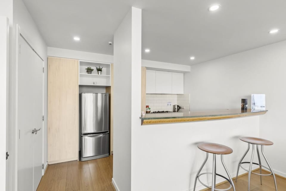 Lakeside Landing - lakefront and walk to town Apartment in Queenstown