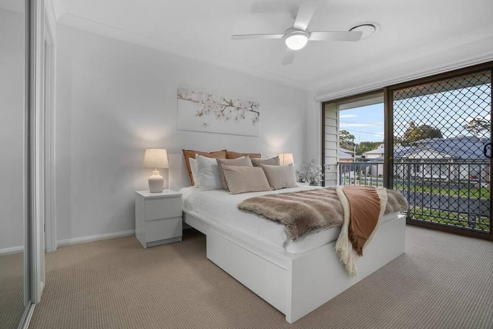 Bed, Balcony/Terrace, Photo of the whole room, Bedroom