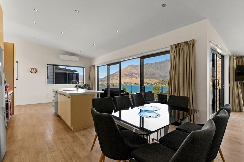 Goldrush Way House in Queenstown