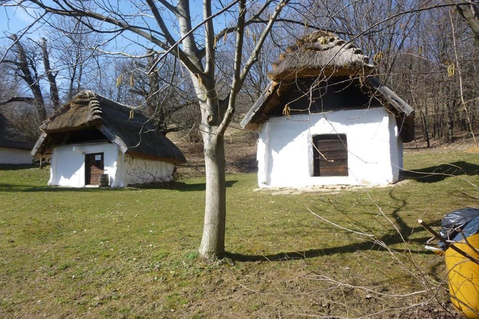 Nearby landmark, Natural landscape, Activities