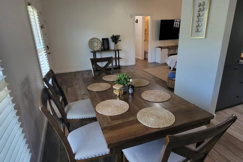 Enjoy Stylish Heaven in La Mesa Steps to SSU and all attractions House in La Mesa
