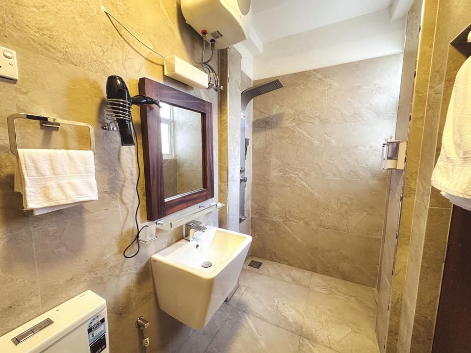 Shower, Toilet, Bathroom, dryer