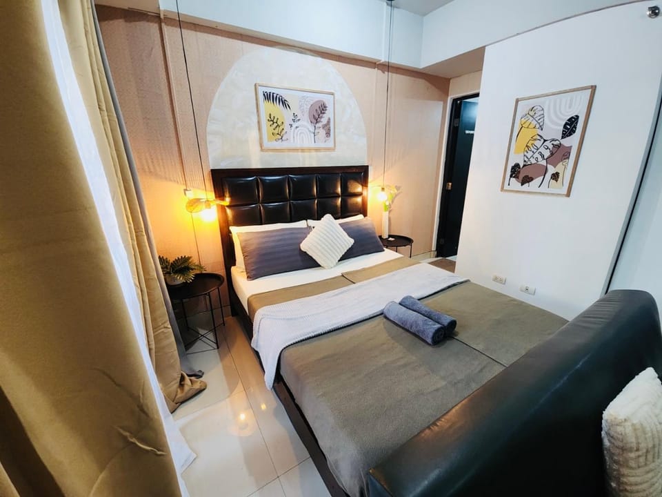 Workcation Low Floor Studio Condo 300 mbps - Manhattan Heights TA4N Bed and Breakfast in Pasig