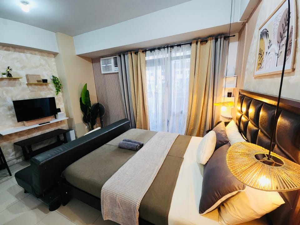 Workcation Low Floor Studio Condo 300 mbps - Manhattan Heights TA4N Bed and Breakfast in Pasig