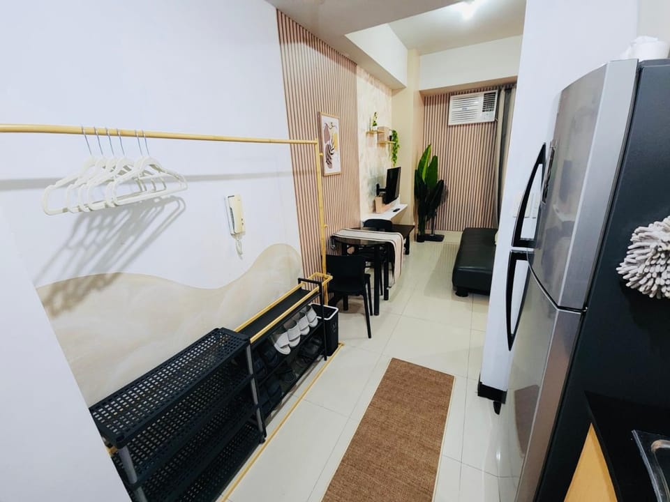 Workcation Low Floor Studio Condo 300 mbps - Manhattan Heights TA4N Bed and Breakfast in Pasig