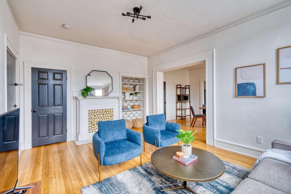 Stay Portland - La Casa Burnside - Local Eateries, Shops, and Bars Apartment in Portland