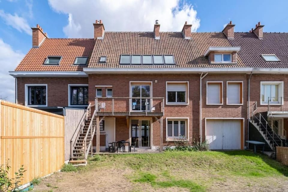 Property building, Garden, Garden view
