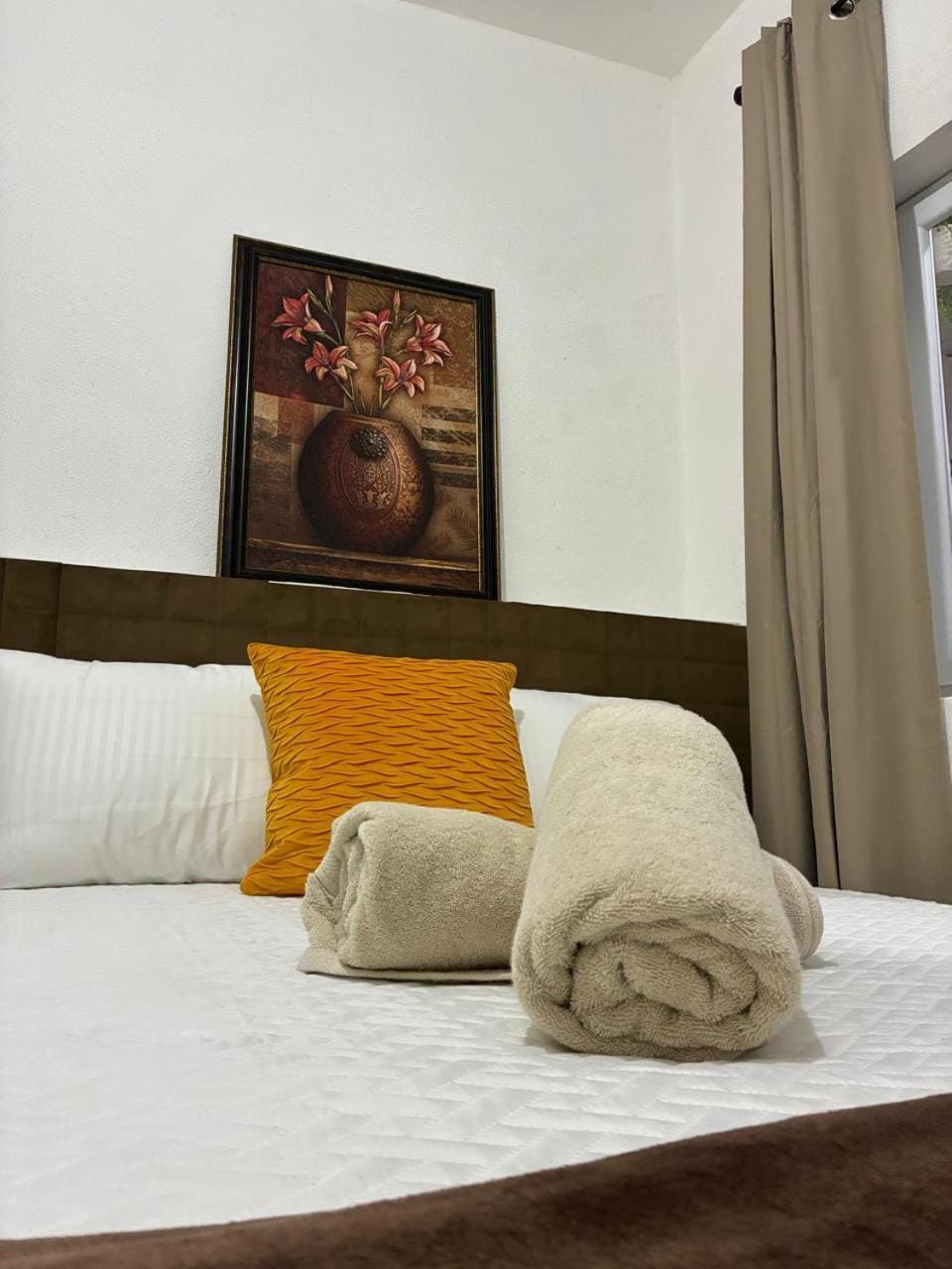 Casa Extrannjero Dos Tierras Bed and Breakfast in Antigua Guatemala