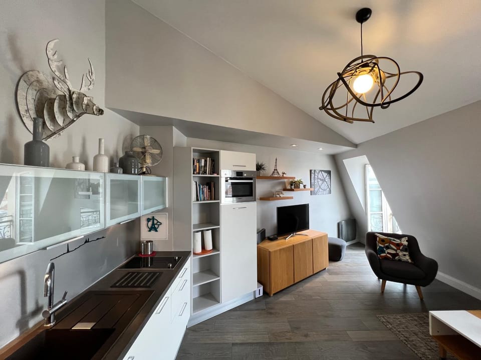 Kitchen or kitchenette