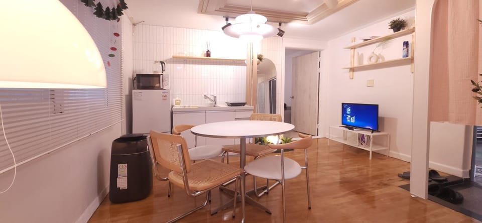 핑크 White Linen House,3br Apartment in Seoul
